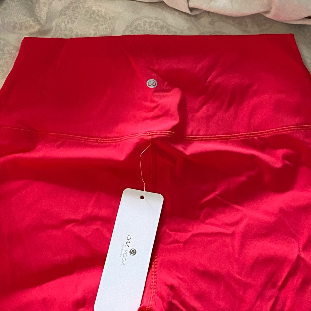 Lulu like NWT Crazy Yoga tomato red capri length